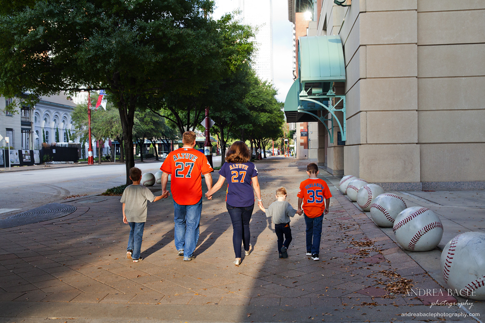 houston tx let's go astros family of five photo session andrea bacle photography